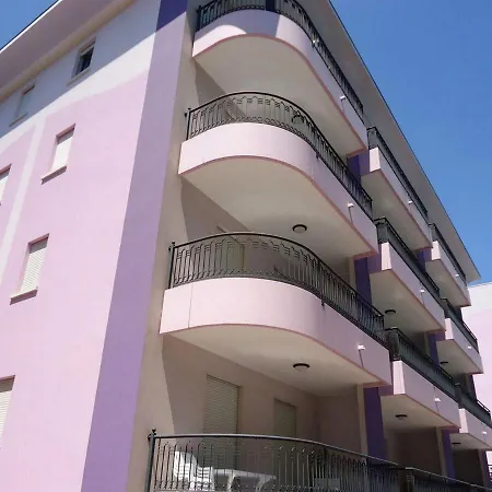 Apartment Welcoming With Pool - Beahost